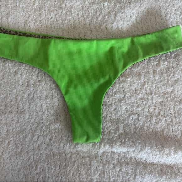 Green Acacia Set Hookipa Bottom (s) Blake Top (s) small - Picture 4 of 6